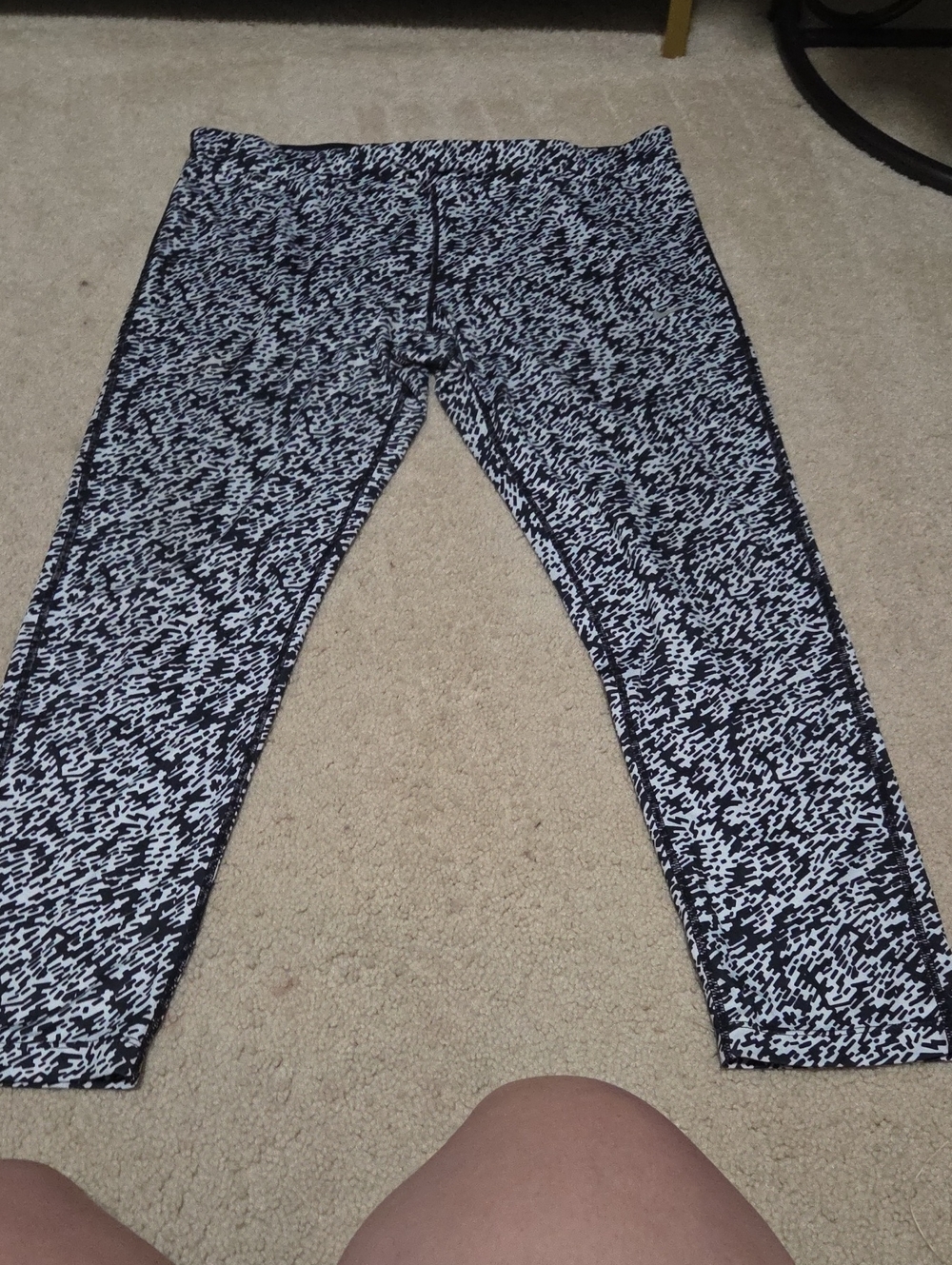 Nike Women's Black & White Patterned Leggings